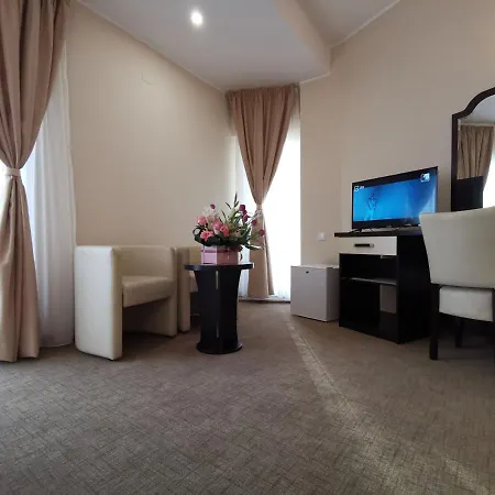 Ξενοδοχείο New Derby 3*