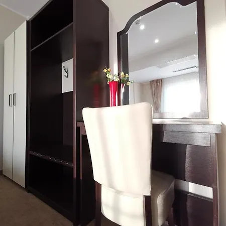 New Derby Ξενοδοχείο