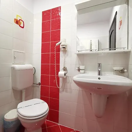 New Derby Hotel