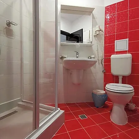 New Derby Hotel 3*