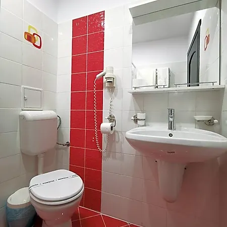 New Derby Hotel
