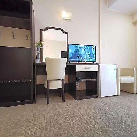 Hotel New Derby 3*